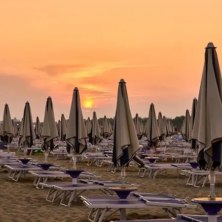 Cozy Flat In The Heart Of Lignano Апартаменты Линьяно-Саббьядоро